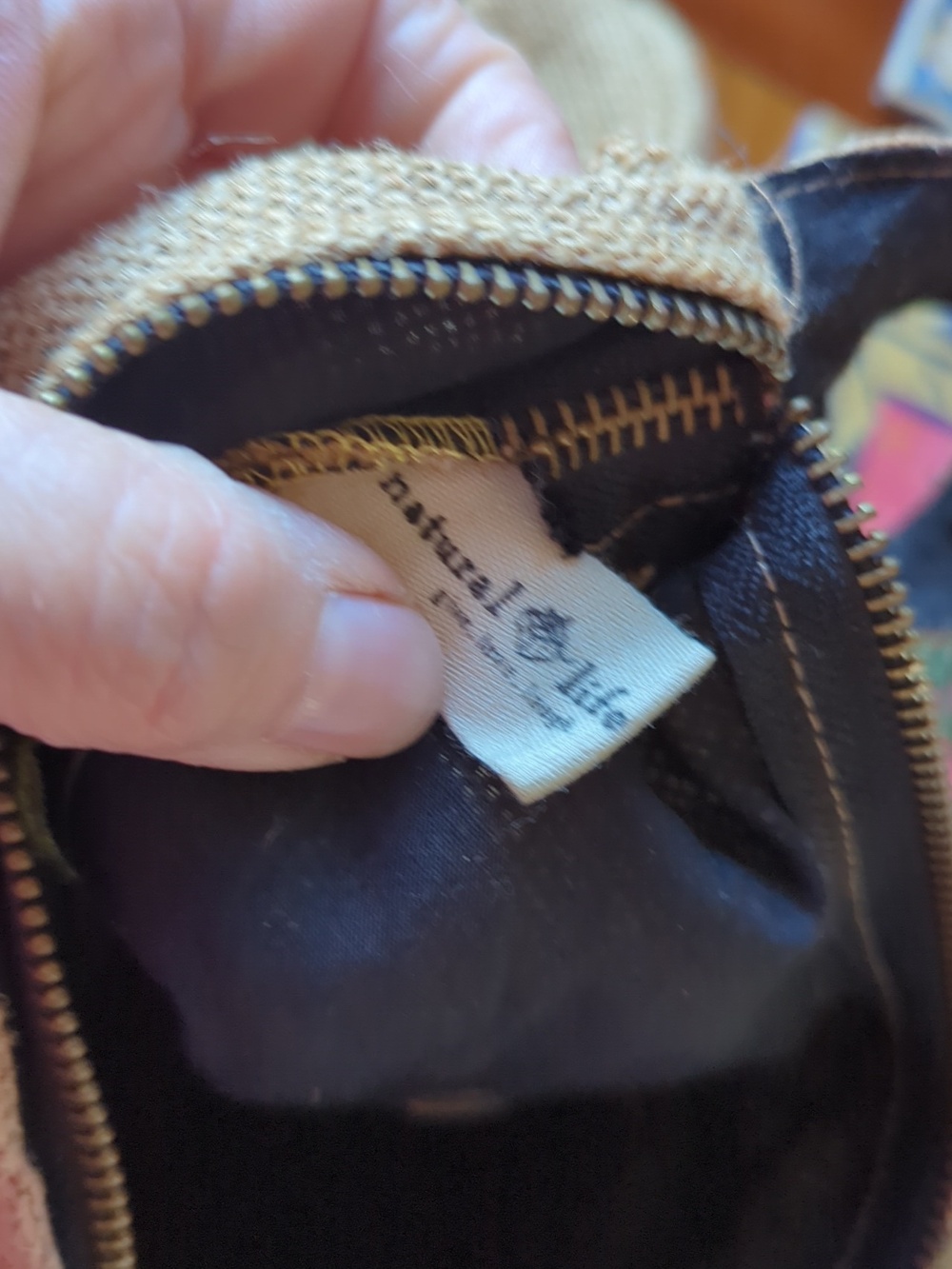 Burlap crossbody tote - Picture 3 of 5